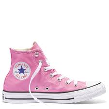 Black And Pink Converse High Tops The Chuck Taylor All Star Classic Celebrates The Iconic High Top Silhouette With A Comfortable Canvas Upper And Presented In Cl Sapatos Sapatos Coloridos Botas