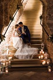 Elegante Burg Hochzeit In Pfirsich Und Burgunder Hochzeitskiste Hochzeit Burg Hochzeit Elegante Hochzeit