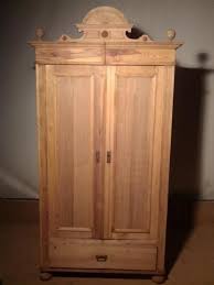 Antiker Kleiderschrank Mit Krone Dielenschrank Grunderzeit Antiker Kleiderschrank Schrank Kleiderschrank