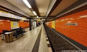 Europa Deutschland Berlin Mitte Wedding U Bahnhof Wedding U Bahn Linie U6 In 2020 Berlin Underground Train