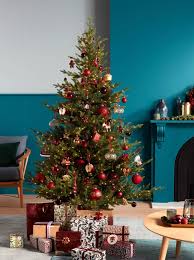 Trendfarben Weihnachten 2019 Weihnachtsbaum Schmucken Mit Apfeln Und Roten Weihnachtskugel Thematische Weihnachtsbaume Weihnachtskugeln Rote Weihnachtskugeln