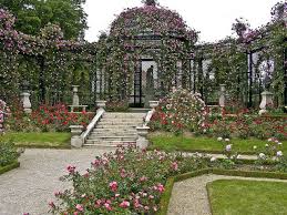 Roseraie De L Hay De L Hay Val De Marne France Jardin En Balcon Jardines Jardineria