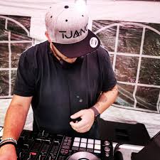 Chris Stock Dj Tjano Hochzeits Event Dj In 2020 Hochzeits Dj Dj Hochzeitslocation