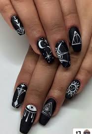 Black And White Nail Ideas 2020 35 Elegant Black And White Nails You Need To Try Nails Nail Design White Nails Black Nails Black And White Nail Black Acrylic Nails Witch Nails Black Nails