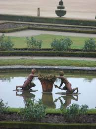 Les Jardins Du Chateau De Versailles En Decembre Jo Tourtit En 2020 Versailles Chateau Jardins