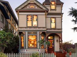 1896 Home In Berkeley Ca Victorian Homes Victorian Houses For Sale Berkeley Homes
