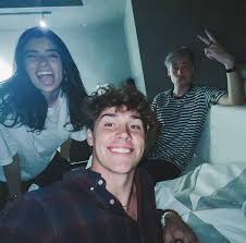 Pin By Evelyn Miranda On Noah Beck In 2020 Johnny Bravo Best Friend Photos Friend Photos