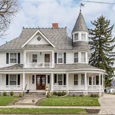 Middletown In 1899 215 000 Victorian Homes Exterior Victorian Farmhouse Victorian Homes