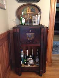 Took An Old Vintage Radio And Made It Into My Bar Vintage Radio Cabinet Antique Radio Bar Furniture