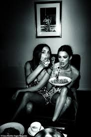Kendall Jenner Shares Plate Of Pasta With Emily Ratajkowski For Vogue In 2020 Black And White Aesthetic Black And White Picture Wall Kendall Jenner