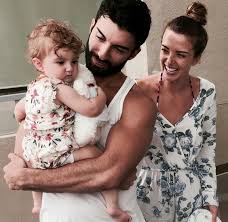 Justin And Emily Baldoni And Their Child Celebrity Families Jane The Virgin Justin Baldoni