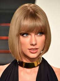 Idee Coiffure Coupe Carre Plongeant Court Effile Taylor Swift Avec Une Coupe Carre Plogean Carre Plongeant Court Effile Carre Plongeant Effile
