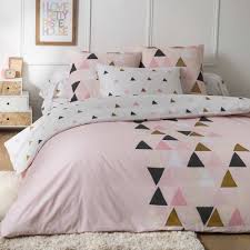 Parure De Lit A Motif Triangle Linge De Lit A 25 00 Decouvrez Nos Collections Mode A Petits Prix Housse De Couette Rose Housse De Couette Ado Parure De Lit