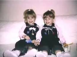 Full House Behind The Scenes Michelle Tanner Mary Kate Olsen Left Ashley Fuller Olsen Right In 2020 Michelle Tanner Olsen Twins Full House