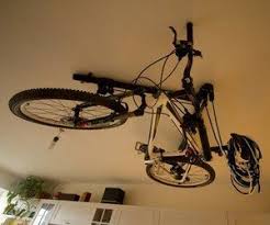 Floaterhoist Ba1 Horizontal Bike Hoist Makes Use Of Unused Ceiling Storage Space More Efficiently Than Conventional Vertic Ideias De Bicicleta Ideias Bicicleta