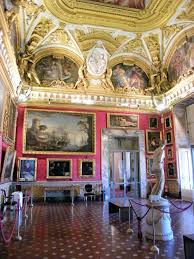 The Palatine Gallery Hosts A Vast Collection Of Renaissance Paintings And Neoclassic Statues The Ceilings Are Decorated With Impressive Fr Toscane Italie Rome