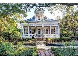 Charming Victorian Home In New Orleans La Victorian Homes French Style Homes Old House Dreams