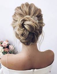 Coiffure Mariage Cheveux Mi Longs Cheveux En Ondulations Coiffure Cheveux Mi Long Mariage Inspiration Coiffure Mariage Coiffure Mariage Cheveux Long