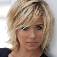 Coupe Mi Long Degrade Avec Frange Coiffure Degrade Effile Mi Coiffure Cheveux Mi Long Cheveux Mi Long Coupe De Cheveux