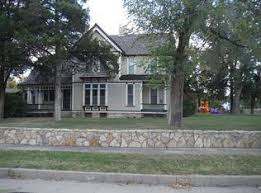 200 E 6th Ave Hutchinson Ks 67501 Mls 529327 Zillow Zillow House Styles Sweet Home