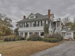 206 Griffin St Pickens Sc 29671 Mls 1406122 Zillow In 2020 Colonial House Bed And Breakfast House Beds
