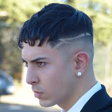 Coupe Cesar Degrade Avec Design Coupe De Cheveux Homme Coupe Cheveux Homme Cheveux Homme Coupe De Cheveux