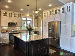 Love How The Cabinets Go All The Way To The Ceiling Empty Space Up There Trendy Farmhouse Kitchen Kitchen Cabinets To Ceiling Cabinets To Ceiling
