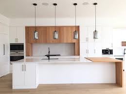 West Coast Vibes In The Heart Of Yyc Viconhomes Kitchendesign Kitchen Kitcheninspo Yyccabinets Modernkitchen Kitchen Design Modern Kitchen Kitchen
