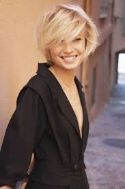 Coupe Courte Coloree En 2020 Cheveux Courts Coupe De Cheveux Courte Coupe De Cheveux