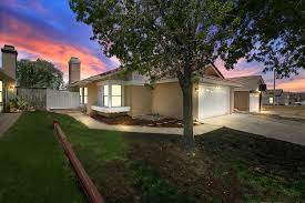 2647 Fairfield Ave Palmdale Ca 93550 Trulia Luxury Vinyl Plank Flooring Trulia Home And Family