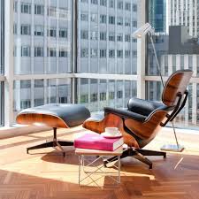 The Eames Lounge Chair Replica By Barcelona Designs Takes Romance To A Whole New Level The Bea Eames Lounge Chair Iconic Furniture Design Living Room New York