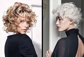 Cheveux Boucles 30 Coupes Et Coiffures A Tester Cheveux Boucles Cheveux Coiffure