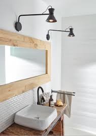 Idee Deco Industrielle Pour La Salle De Bains Installez Des Appliques Orientables En Metal No Miroir Salle De Bain Lampe Salle De Bain Credence Salle De Bain