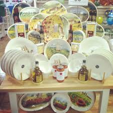 Homegoods Made In Italy Feature Dinnerware Display Home Goods Home Goods Store