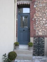 Le Changement De La Porte D Entree Renovation D Une Maison De Ville Entree Maison Porte Entree Maison Facade Maison
