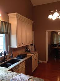 They Dreamed It So Herculaneum Designer Jamie Brown Designed It This Nice Finish And Sleek Look Of Carriage House Custom Granite Kitchen Design House Design