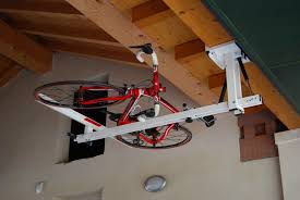 Flat Bike Lift Or How To Park Your Bicycle On The Ceiling Video Colgador Bicicletas Soportes Para Bicicletas Colgar Bicicleta