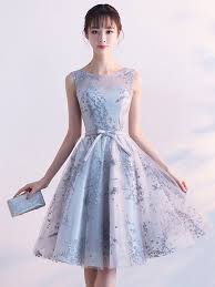 Short Prom Dress 2020 Printed Light Grey Homecoming Dress Illusion Neckline Bow Sash Keyhole Back A Line Knee Length Cocktail Dress Platya Odezhda