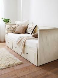 Ikea Hemnes Daybed I Can Imagine Falling Asleep Here While Daydreaming With The Ipad Canape Ikea Lit Gigogne Deco Maison