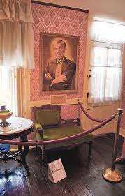Tour The Jesse James Home Museum In St Joseph Mo Where James Was Killed By Robert Ford In 1882 Saint Joseph Missouri St Joseph Mo St Joseph