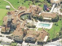 Donald Trumps House 58 Bedrooms 33 Bathrooms 12 Fireplaces Over 200 Million Dollars Worth Is This Property Celebrity Houses Mansions Celebrity Mansions