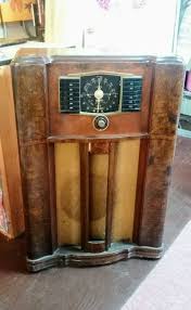 Vintage Radio Zenith Console Floor Standing Cabinet Radio 30 S 40 S Mid Century Music Entertainment Furniture Tube Radio Pick Up Central Ma Pinterest Enter