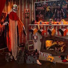 9 Creepy Carnival Decorating Ideas That Don T Clown Around Creepy Carnival Halloween Circus Halloween Clown