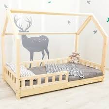Lit Cabane Pour Enfant Avec Barriere Bois Naturel Bell Skandi Lit Cabane Lit Enfant Cabane Lit Cabane Cabane Enfant