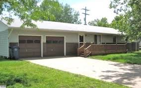3106 N Severance Hutchinson Ks 120 000 Three Bedrooms 2 Baths Listed With Yvonne Danyluk Hutchinson Re Real Estate Land For Sale Real Estate Listings