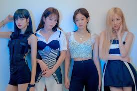 Blackpink Is Gearing Up For Their Long Awaited Return On November 29 News1 Reported That Blackpink Has Been Recording New Blackpink Blackpink Photos Fashion