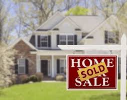 Find Your Home Value Buying A House Or Home Buying Selling Your House Home Value Family And Fr Sell Your House Fast Home Improvement Loans Selling Your House