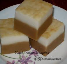 Assalamualaikum Dan Selamat Sejahtera Semua Petang Ni Saya Makan Talam Bengkak Buat Minum Petang Kuih Ni Sedap Sangat Seakan2 Rasa Tala Desserts Food Baking