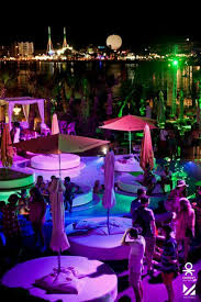 San Antonio Ibiza Spain Experience The Beach Parties And Nightlife In Ibiza Be Careful With Your Spendi Festa Ibiza Ibiza Espanha Beach Club