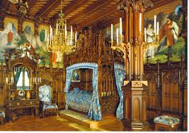King Ludwigs Castle Neuschwanstein Royal Bedroom I Loved This Bed Castles Interior Neuschwanstein Castle Castle Bedroom
